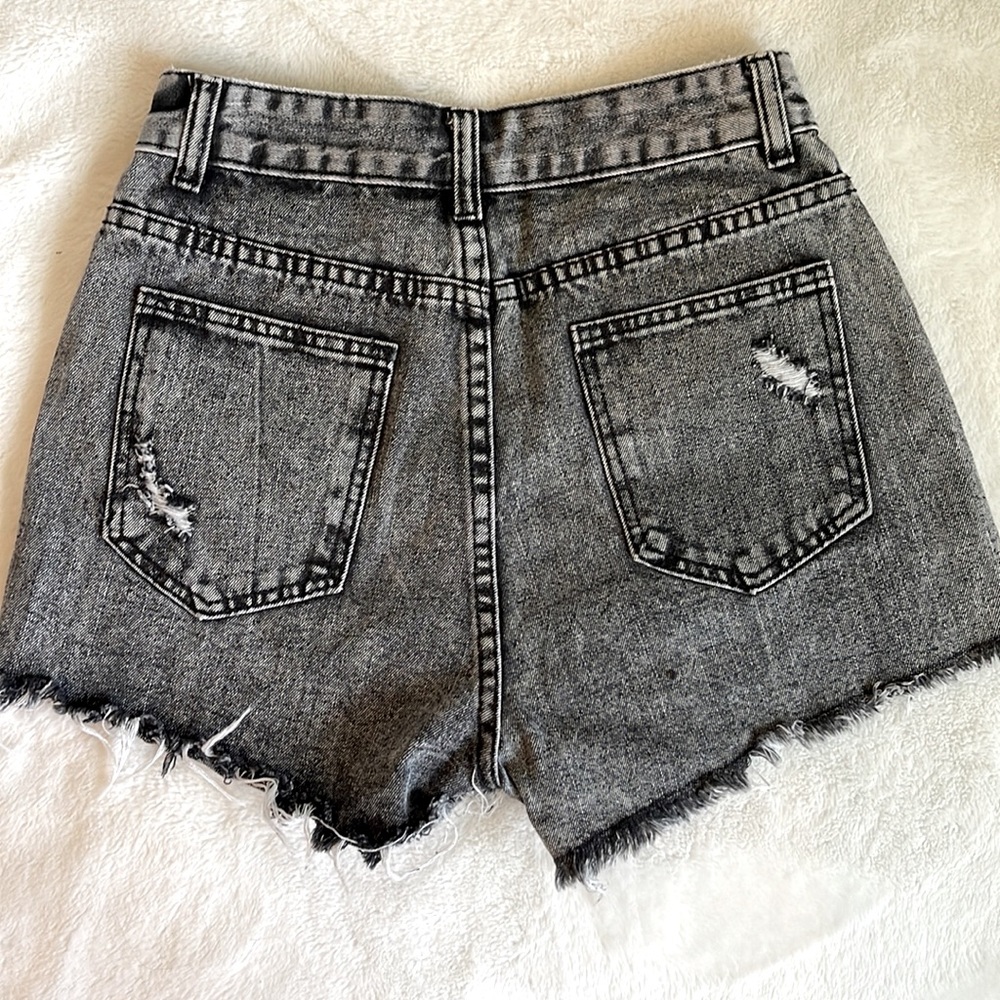 SHEIN black jean shorts - Picture 2 of 3